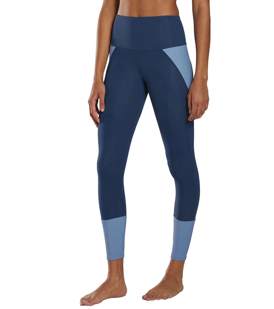 Onzie Athletic Yoga 7/8 Leggings Pebble/Pewter - Image 4