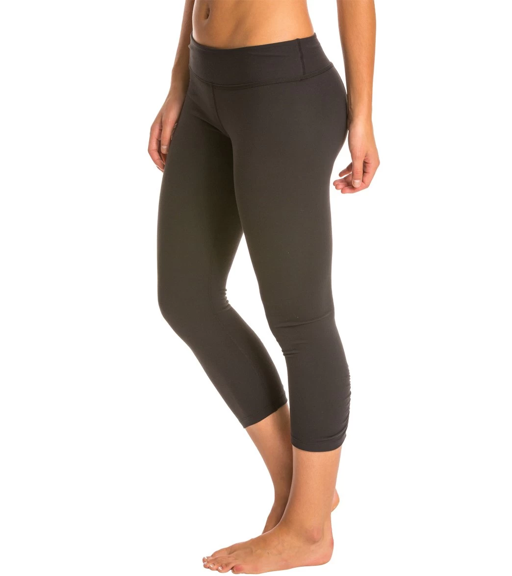 Beyond Yoga Back Gathered Yoga Capris - Image 3