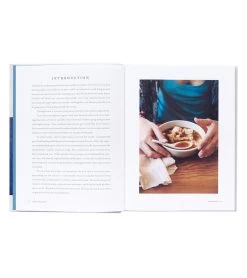 Abrams Books The First Forty Days: The Essential Art Of Nourishing The New Mother