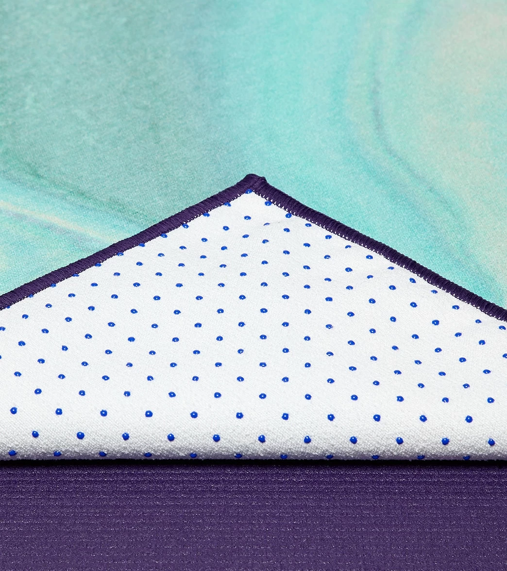 Manduka Yogitoes® Yoga Mat Towel, 71" Amethyst Intuition - Image 2